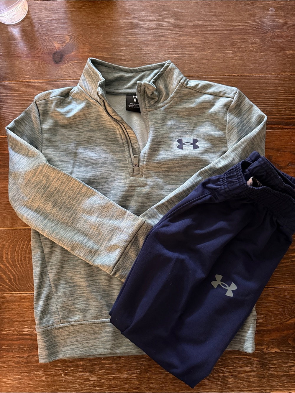 Size 6Under Armour Kids' 1/4 Zip Pullover with Navy Athletic Pants set